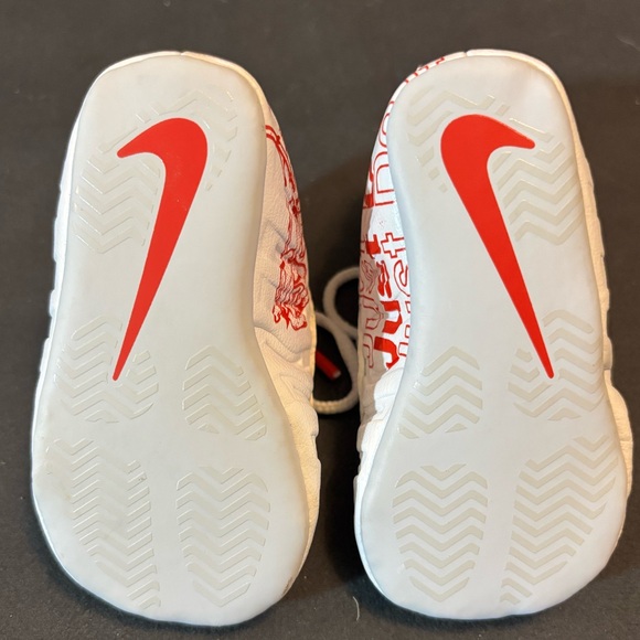 Nike Baby White and Red Walker Shoes EUC - Picture 4 of 7